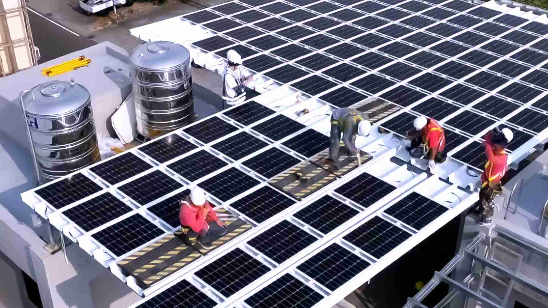 z6mg·人生就是博着力于替代能源之技术研发，，如光电浪板的相关制程、、设备与产品，，，其中所开发之光电整合型浪板，，，，减少传统金属支架安装，，，更提升耐候度，，可广泛运用于多元场域，，，并辅助建筑达到净零碳排目标