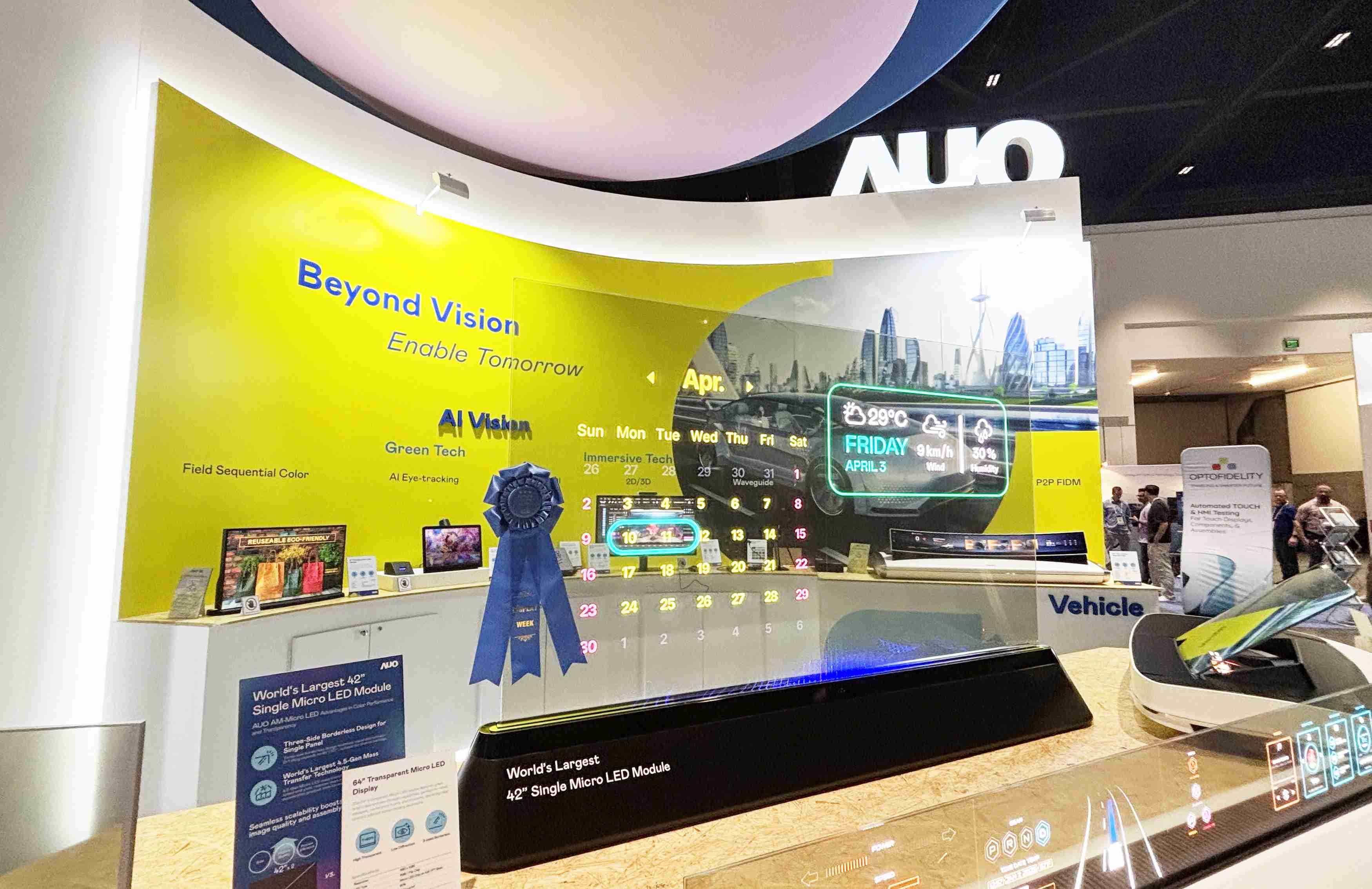 z6mg·人生就是博64吋透明Micro LED显示器获〝最佳Micro LED技术应用奖〞，，，其绝妙的透明穿透特性，，同时具备1,000 nits的高亮度表现，，，并透过精细的无缝拼接延伸，，可依需求灵活应用于多元场域，，，，展现出Micro LED显示技术划时空的无限潜力